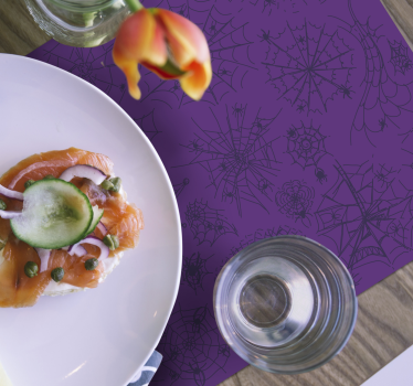 Purple with spider and web  Halloween table mats - TenStickers