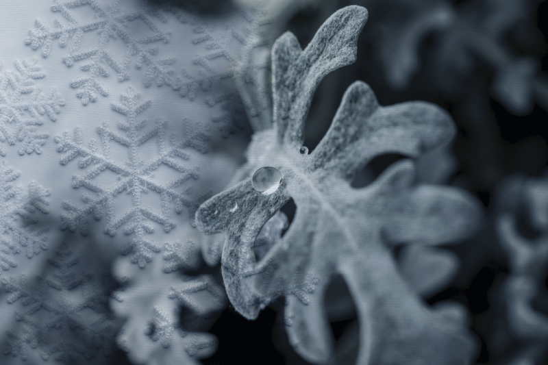 Placemat with elegant snowflake designs - TenStickers