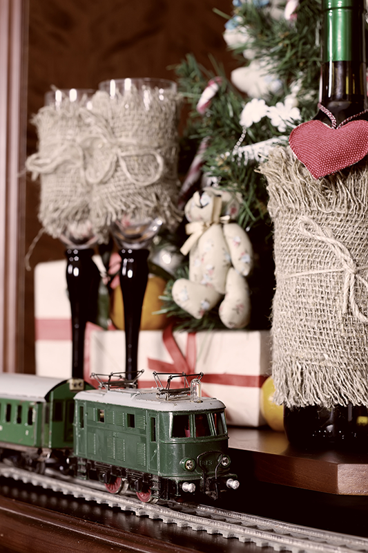 Christmas poster with toy train design - TenStickers