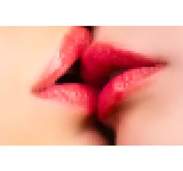 Kiss illustration shower screen decal - TenStickers