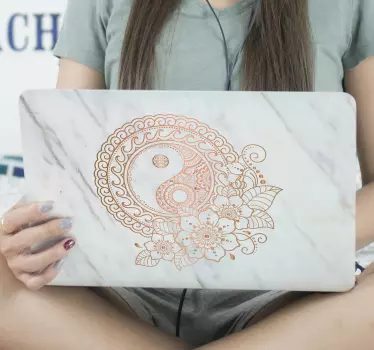Mandala with marble effect laptop skin - TenStickers