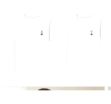 Couple t-shirts minimalist initials design - TenStickers
