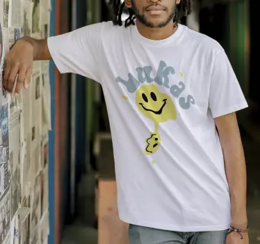 Happy yellow smiley t-shirt with name - TenStickers